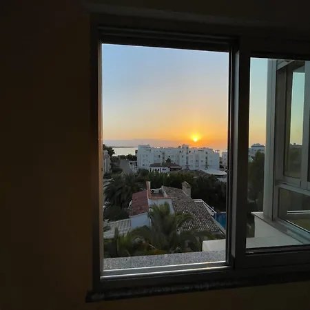 Seaview 4 Star Beach Apartment